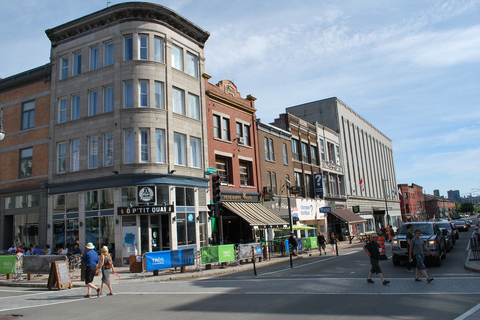 Montréal: Day Trip along the Chemin du Roy to Trois-Rivières Group Tour in English/French