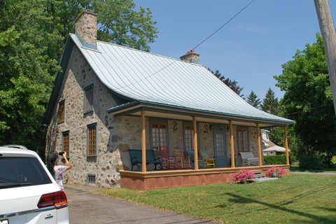 Montréal: Day Trip along the Chemin du Roy to Trois-Rivières Group Tour in English/French