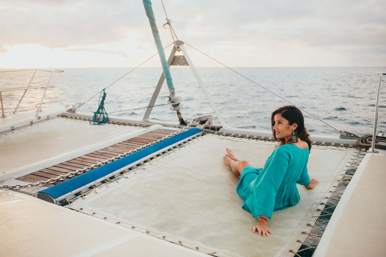 Grande Riviere Noire: Crucero privado en catamarán con cena al atardecer