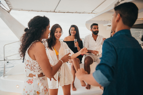 Grande Riviere Noire: Crucero privado en catamarán con cena al atardecer