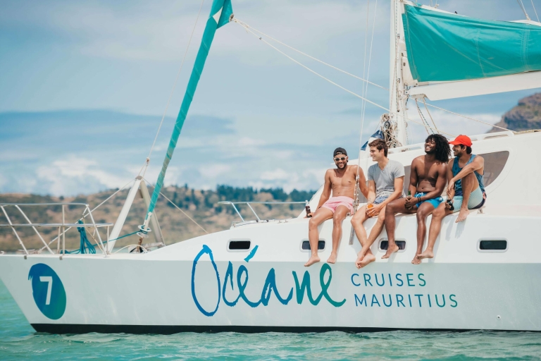 Mauritius: Full-Day Cruise with BBQ Lunch Shared Tour