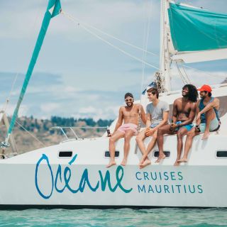 Ile Aux Benitiers: Private Full-Day Cruise