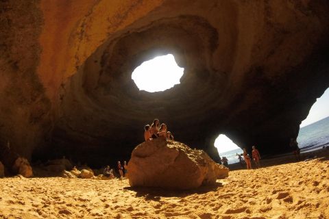 Da Faro: tour di un giorno a grotta di Benagil e spiaggia di Marinha