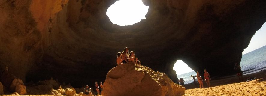 Faro: tour guidato alla grotta di Benagil e alla spiaggia di Marinha