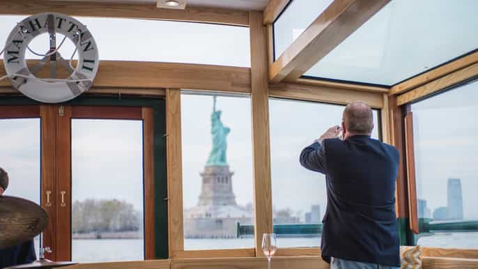 nueva york paseo en yate al atardecer