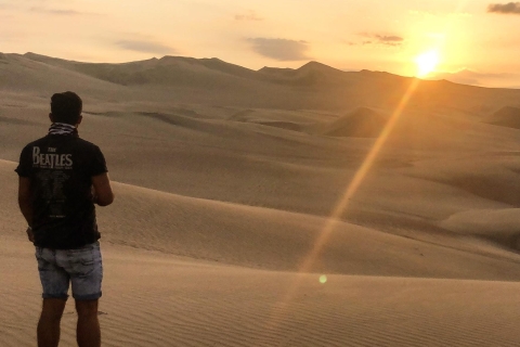 Depuis Ica ou Huacachina: Dune Buggy au coucher du soleil et sandboardVisite partagée