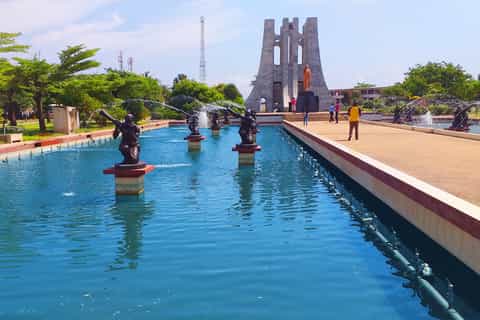 Accra: Opastettu kaupunkikierros lounaalla