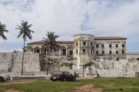 From Accra: Cape Coast Slave Dungeons Day Trip with Lunch