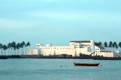 From Accra: Cape Coast Slave Dungeons Day Trip with Lunch