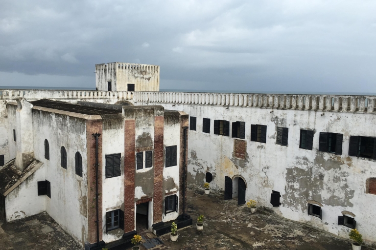 From Accra: Cape Coast Slave Dungeons Day Trip with Lunch