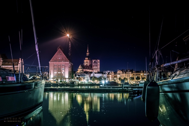 Stralsund: tour nocturno por el casco antiguo con un vigilante nocturno