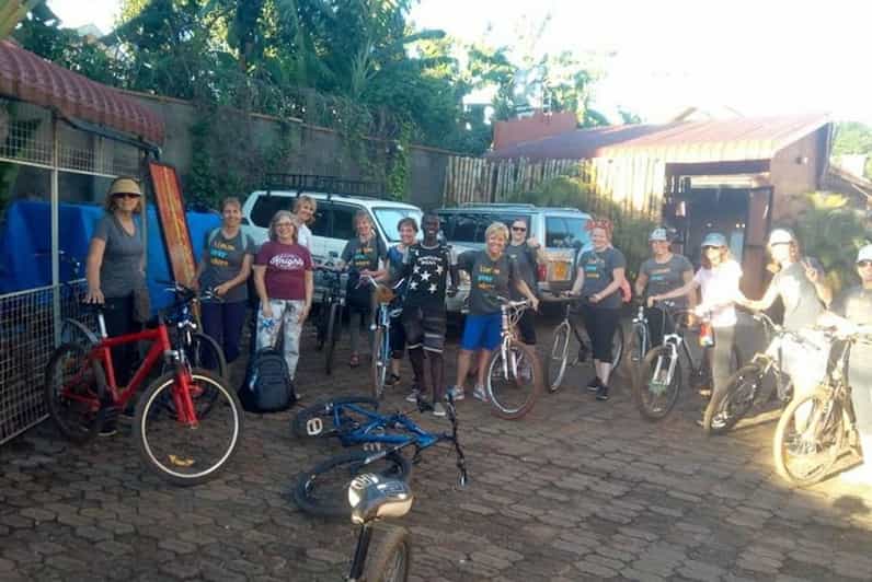 Entebbe: tour guidato in bici di 5 ore con trasferimento in hotel |  GetYourGuide