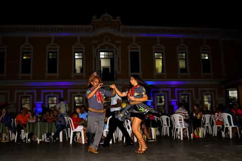 Natal: tour de discoteca al aire libre y baile por la noche