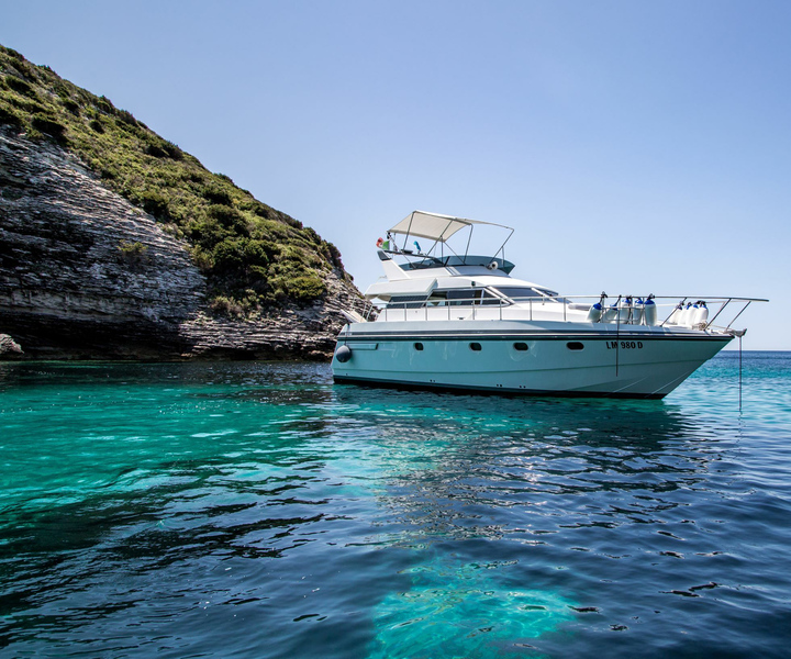 Da La Maddalena o Palau: Viaggio in Yacht nell'Arcipelago della Maddalena