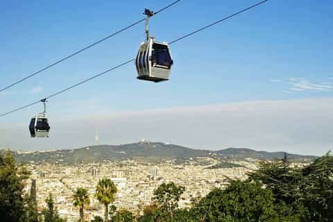 Barcelona: tour a pie con el castillo de Montjuic y el teleférico