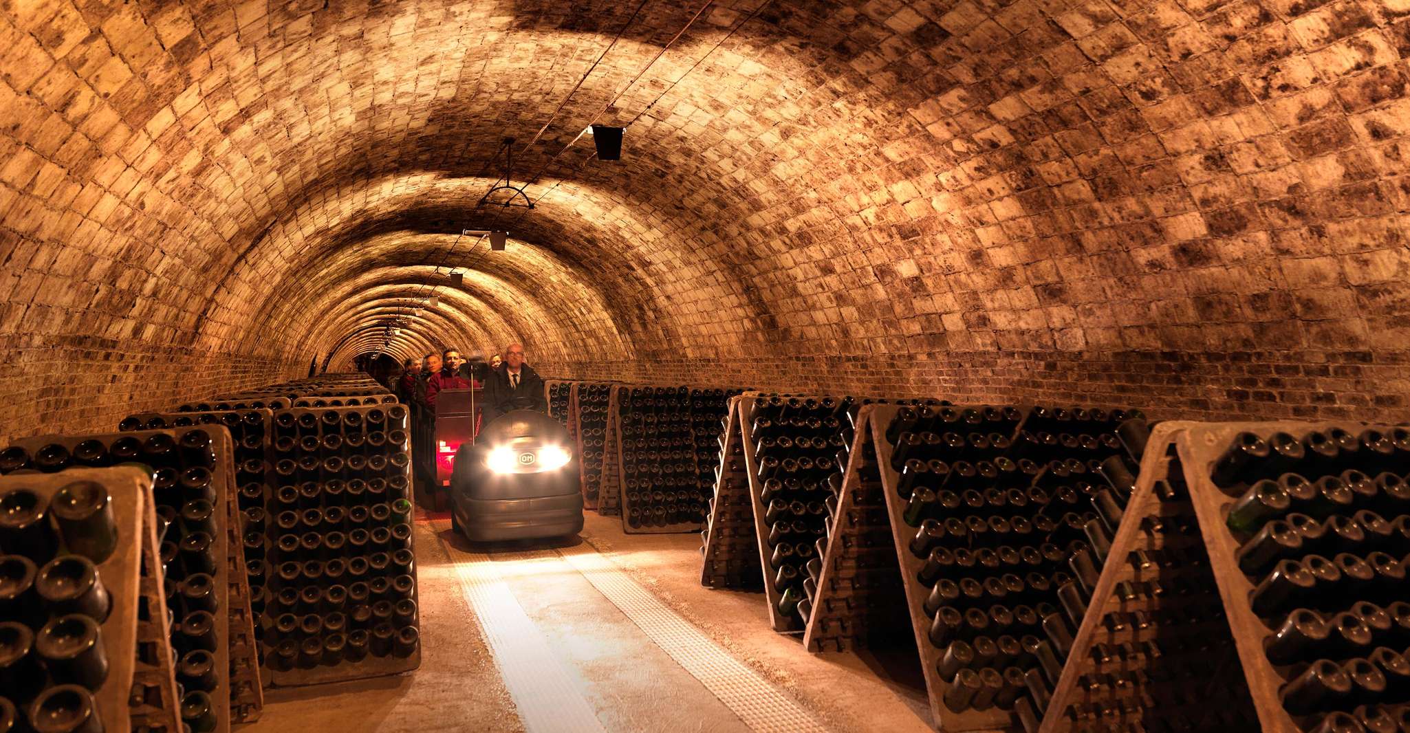 Penedès, Cororniu Winery Tour con degustazione di Cava - Housity