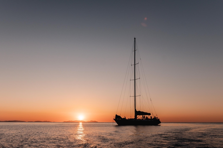 Pfingstsonntag-Inseln: 3-Tage-2-Nächte-Segelboot-Abenteuer3 Tage/2 Nächte Segeltour auf einem Hammerschiff