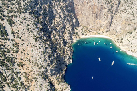 Rhodos: Hogesnelheidsboot naar het eiland Symi en de Sint-JorisbaaiAan boord van de boot in de Mandraki haven in Rhodos