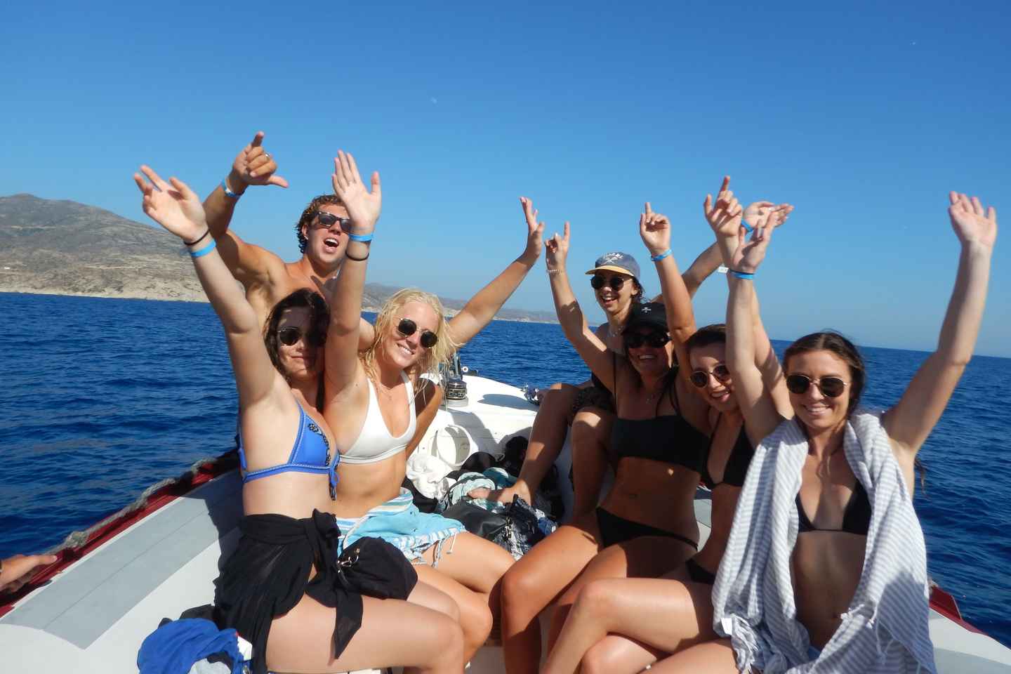 イオス島のビーチ巡り4時間クルーズ