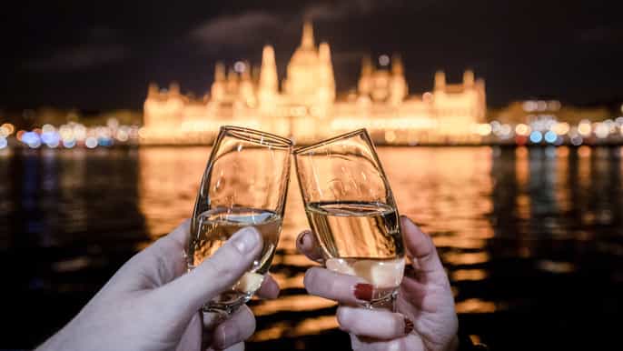 budapest night cruise with parliament view and champagne