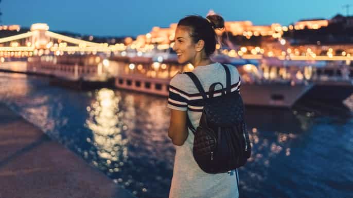 budapest night cruise with parliament view and champagne