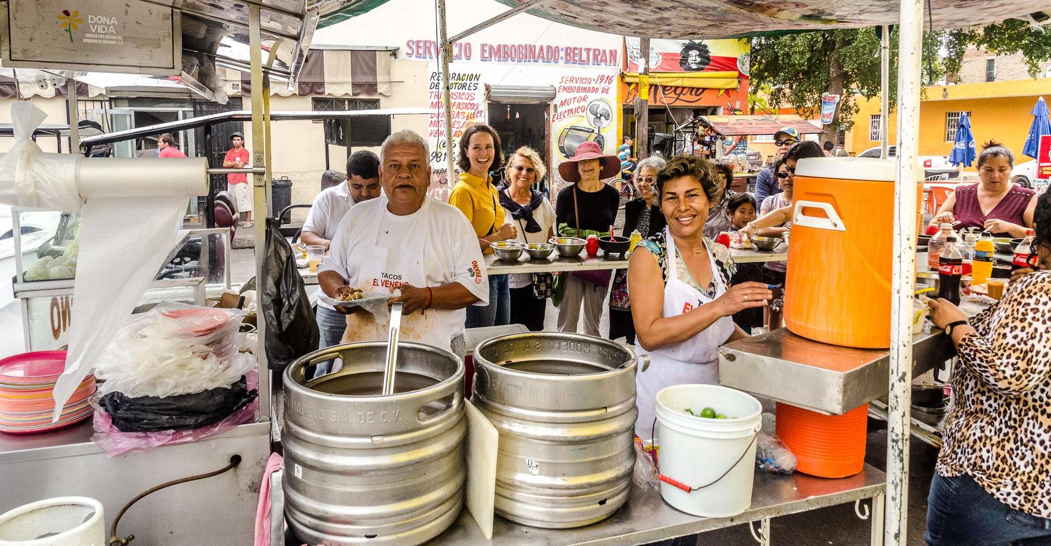 Mazatlan, Barrio Bites Tour in einem traditionellen Taxi - Hizvo
