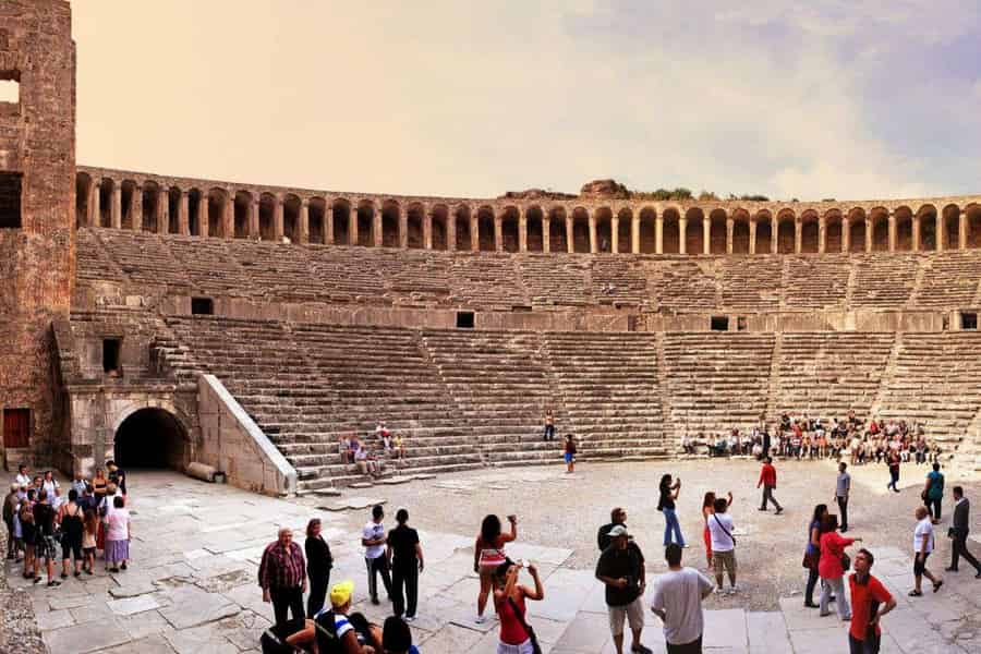 Met gids Perge, Aspendos, Side en waterval