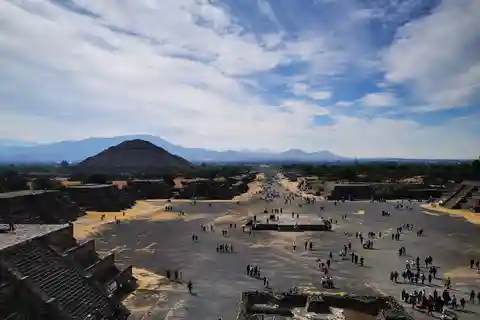 Ciudad de México: Teotihuacán, Acolman y Piñatas Tour Privado