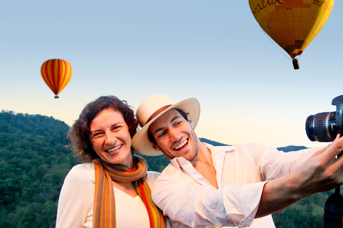 Brisbane: Voo de balão de ar quente com café da manhã em um vinhedoBrisbane: voo de balão de ar quente com café da manhã na vinha