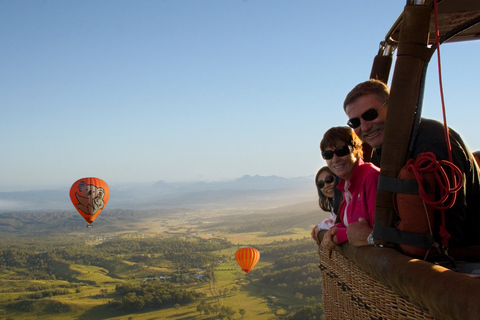 Brisbane: Heißluftballonfahrt mit Winzerfrühstück