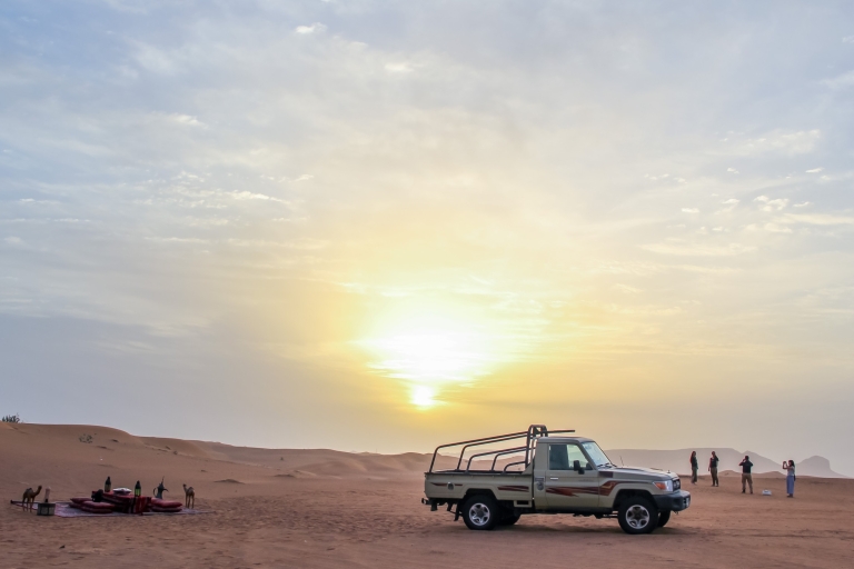 Dubai: ochtendwoestijnsafari met kameelrit en sandboardenGedeelde groepsreis