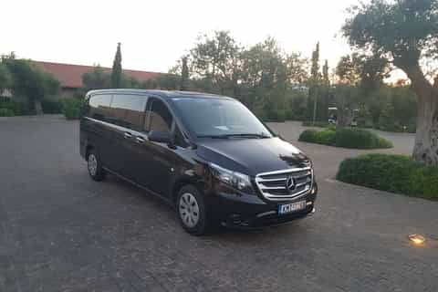 Kalamata: Private Airport Transfer to Costa Navarino