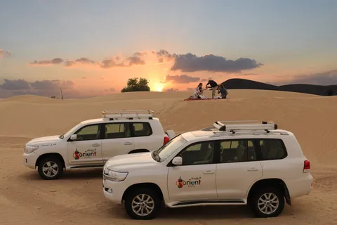 Dubai: Morgens Wüstensafari mit Kamelritt & Sandboarding
