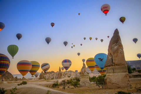 Ab Nevsehir: Fahrt mit dem Heißluftballon mit Hoteltransfer