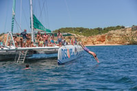 Portimão, crucero catamarán de medio día a Benagil y Carvoeiro - Hizvo
