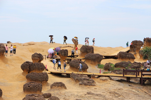 Taipei: Yehliu Geopark, Shifen, and Jiufen Day Trip
