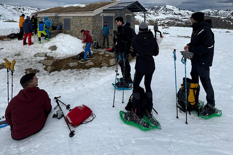 Pyrenees: Family Snowshoe Tour and Igloo Building