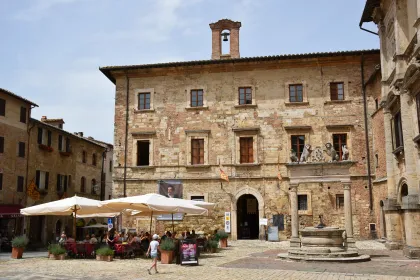 Montepulciano: Weinkellertour und Verkostung