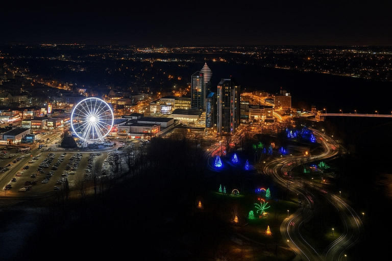 Wodospady Niagara: wieża Skylon Tower, fajerwerki i wycieczka pieszaWodospad Niagara: wieża Skylon Tower, fajerwerki i wycieczka piesza