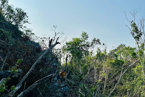 2-tägige Ha Long Bay Island Cruise Tour mit einem 3-Sterne-Kreuzfahrtschiff