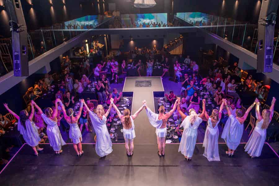Hersonissos: Troja Dinner-Show Theater Erlebnis Tickets. Foto: GetYourGuide