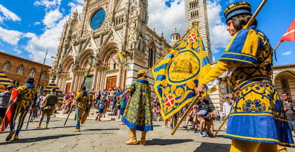 Siena: Historic Contrade Walking Tour with Museum Entry