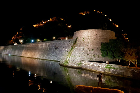 Wspaniała wycieczka po Czarnogórze Kotor i Stare Miasta BudvyPodgorica: Wycieczka po Starym Mieście w Kotorze i Budvie