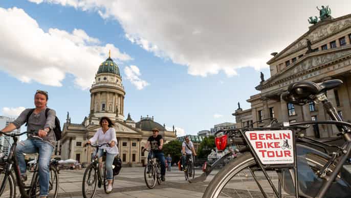 berlin petit groupe bike tour à travers le centre ville