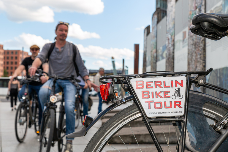 Berlin Wall History Small Group Cycling TourTour in German