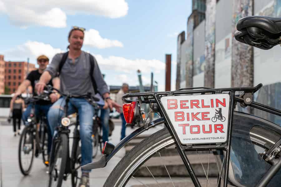 Berliner Mauer: Radtour in kleiner Gruppe. Foto: GetYourGuide