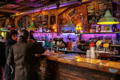 budapest ruin bar experience with drinks