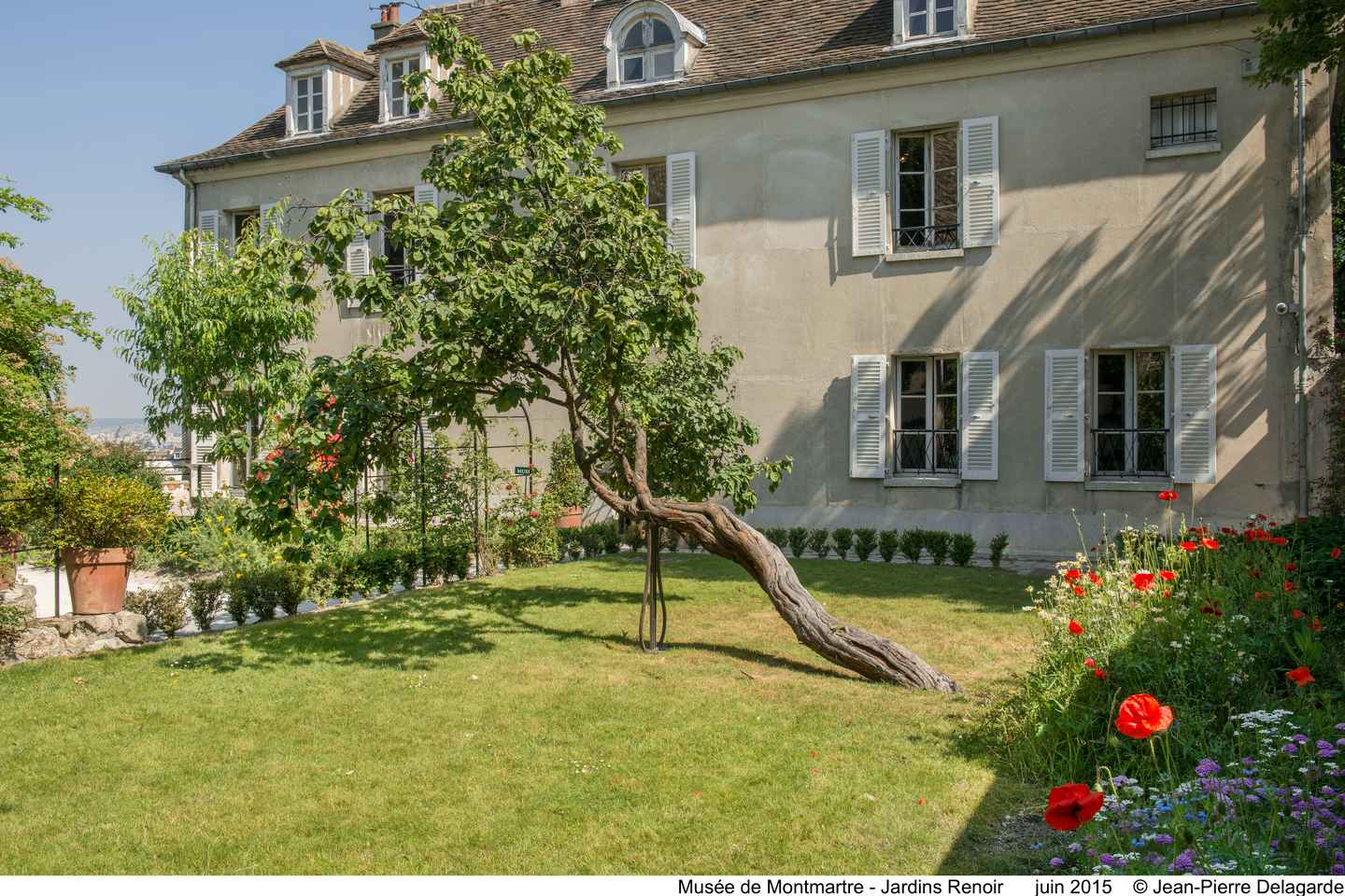 Paris: Musée de Montmartre and Gardens Entry Ticket