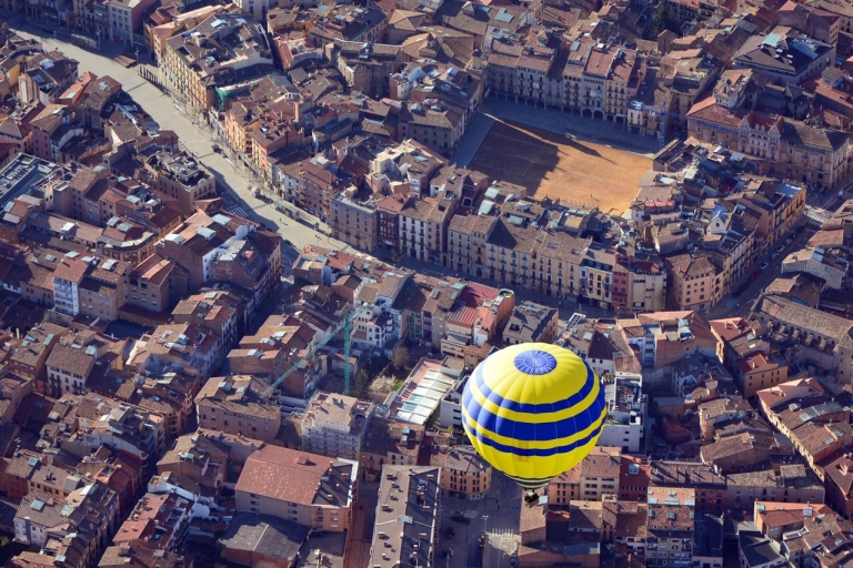 Barcelona: vuelo privado en globo aerostáticoVuelo privado en globo aerostático con recogida