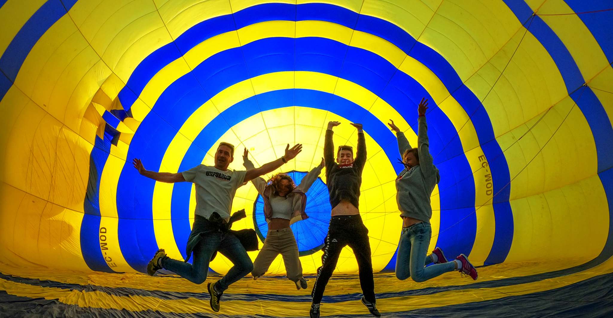 Barcelona, Hot Air Balloon Flight with Snacks & Drinks - Hizvo